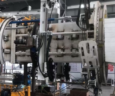 冲击式锚杆钻机在盾构机上装机使用